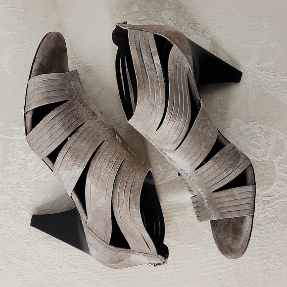 Donald J. Pliner Thora taupe strappy heels brown/gray leather 3" heel size 9 - Picture 6 of 10